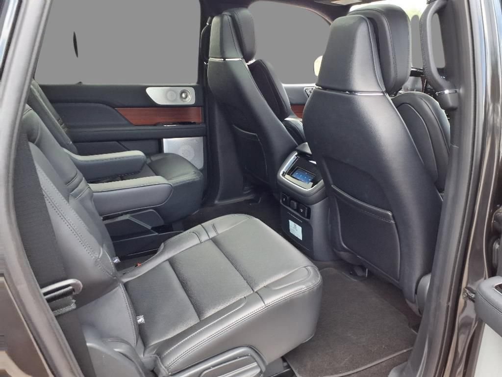 Used 2024 Lincoln Navigator L Reserve AWD/4WD image 15