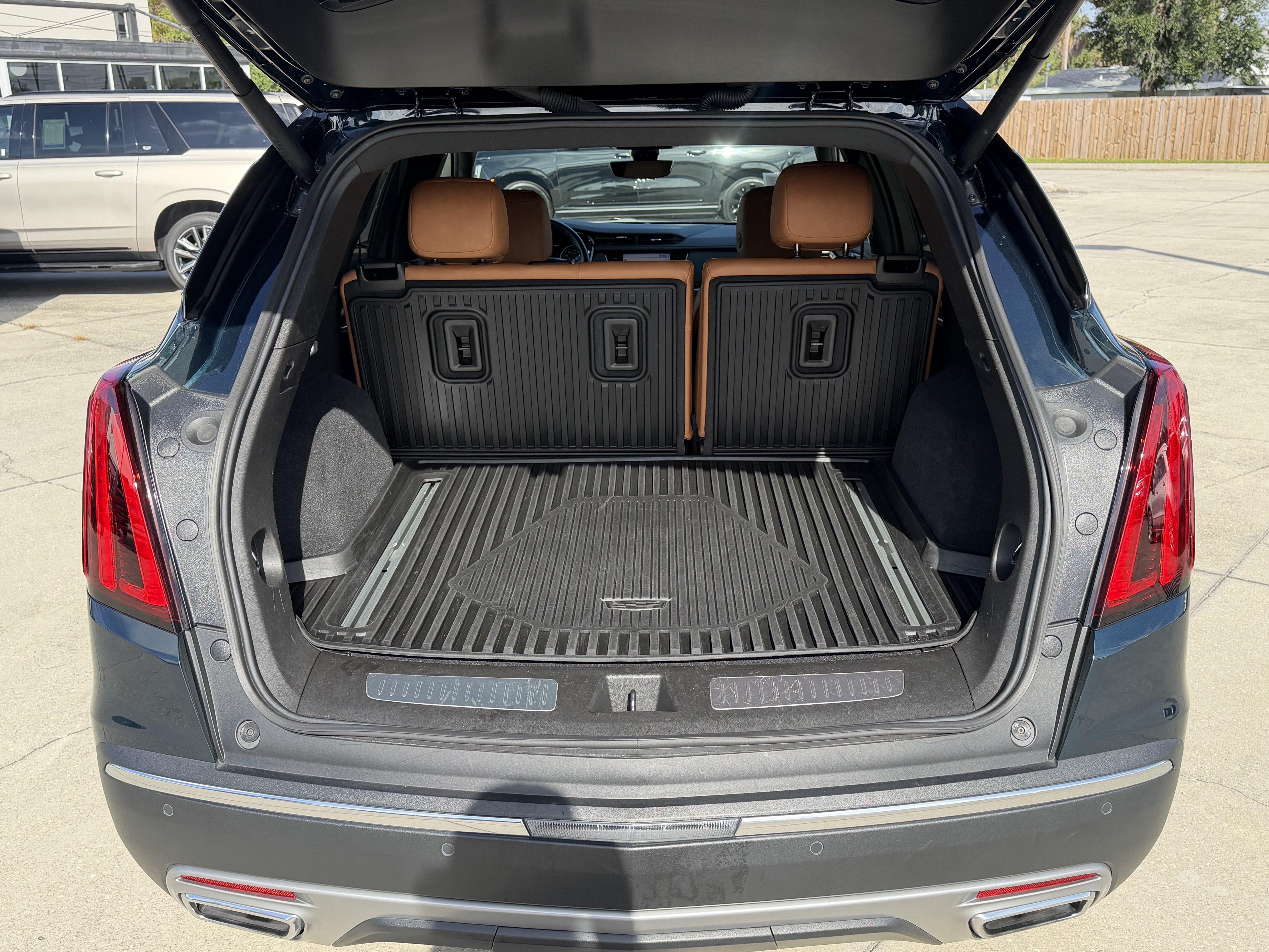 Certified 2024 Cadillac XT5 Premium Luxury w/ Technology Package FWD image 11