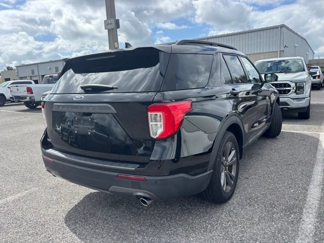 Used 2021 Ford Explorer XLT w/ Equipment Group 202A RWD image 3