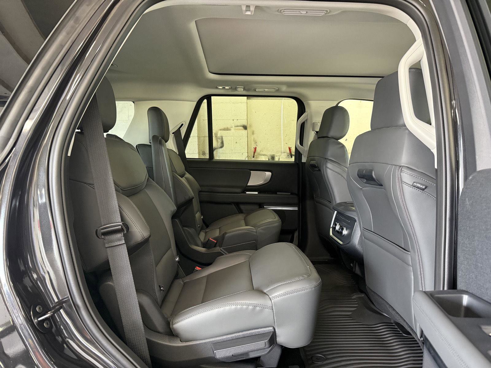 New 2026 Ford Expedition Active image 25