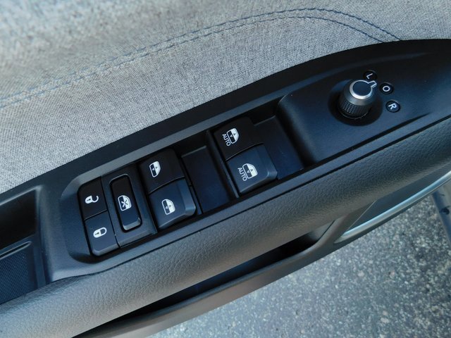 Used 2024 Jeep Compass Latitude image 24