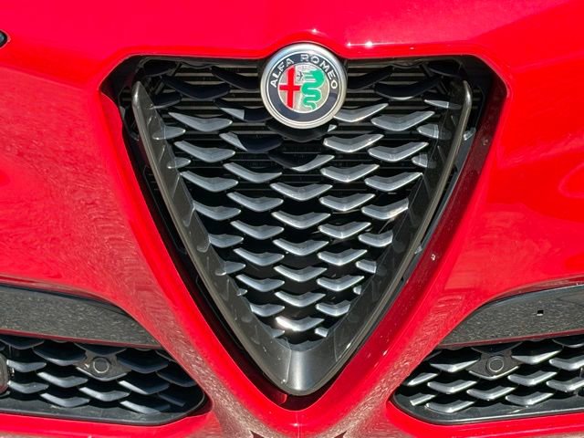 Used 2024 Alfa Romeo Stelvio AWD image 10