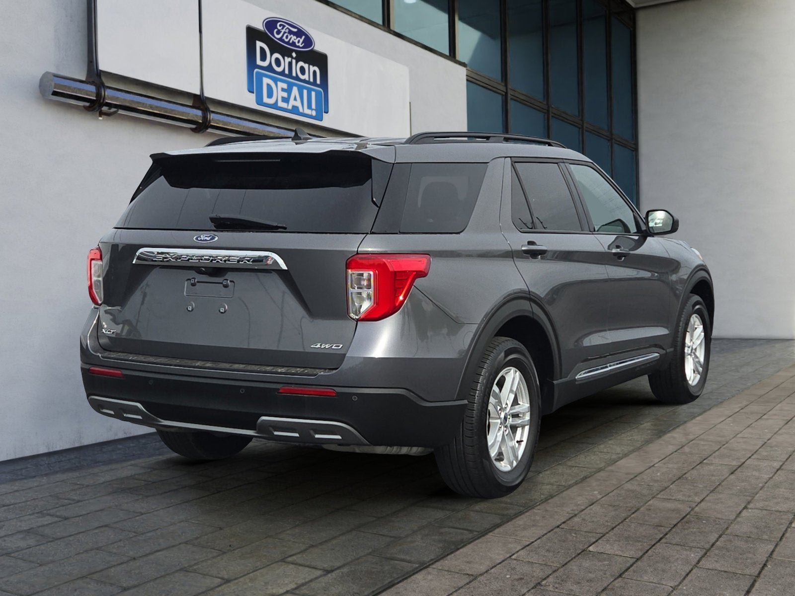 Certified 2023 Ford Explorer XLT w/ Equipment Group 202A AWD/4WD image 3