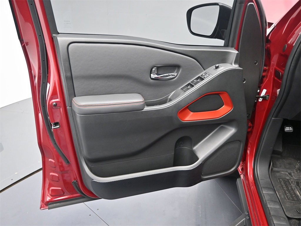 Used 2024 Nissan Frontier PRO-4X w/ Off-Road Protection Package image 17