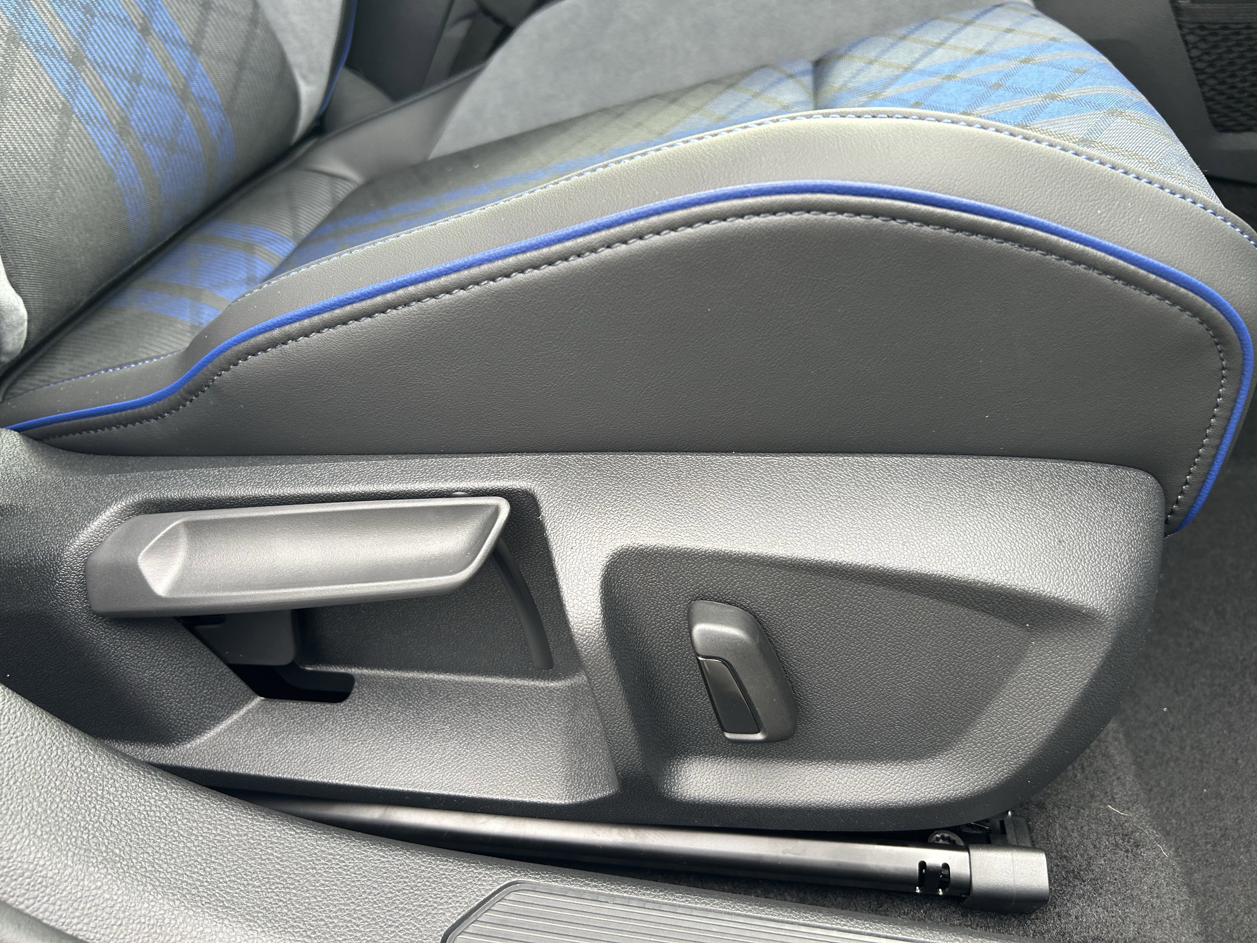 New 2026 Volkswagen Golf w/ Euro Style Package image 27