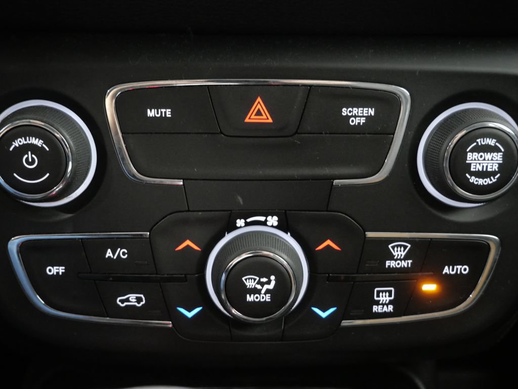 Used 2018 Jeep Compass Limited w/ Navigation Group AWD/4WD image 18
