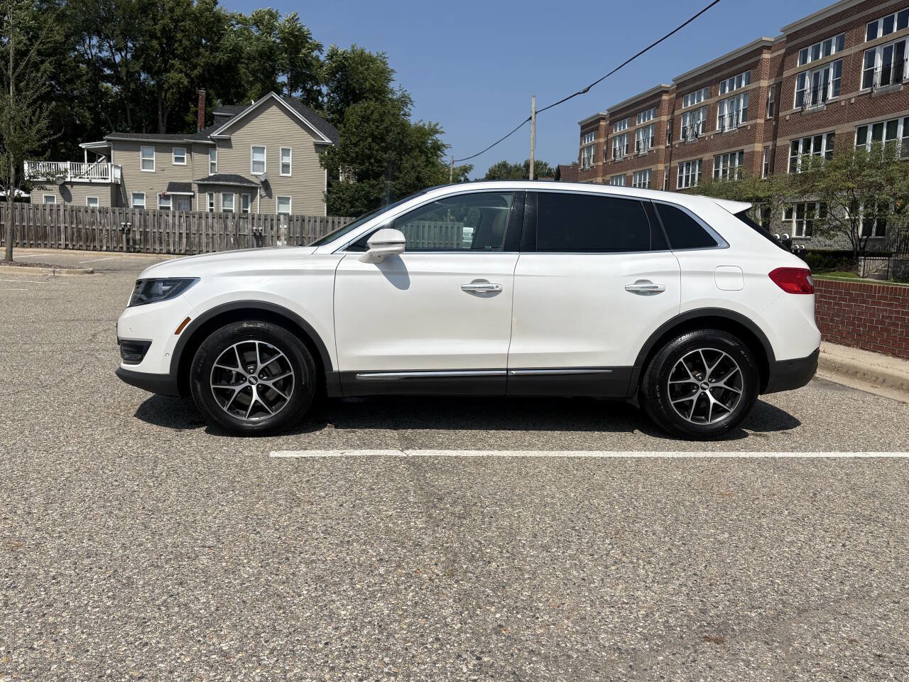 Used 2016 Lincoln MKX Reserve w/ Technology Package AWD/4WD image 39