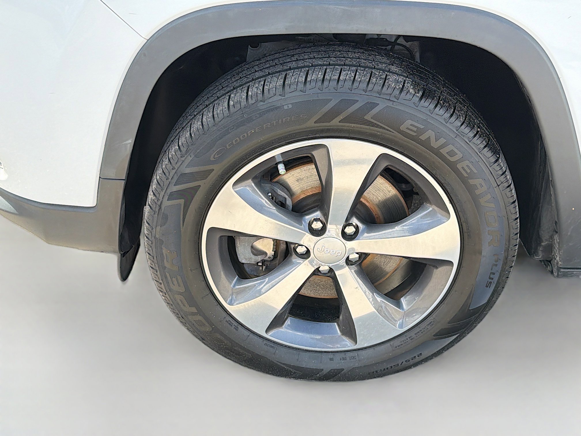 Used 2020 Jeep Cherokee Limited image 41