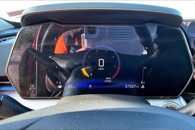 Used 2025 Chevrolet Trax LT FWD image 20