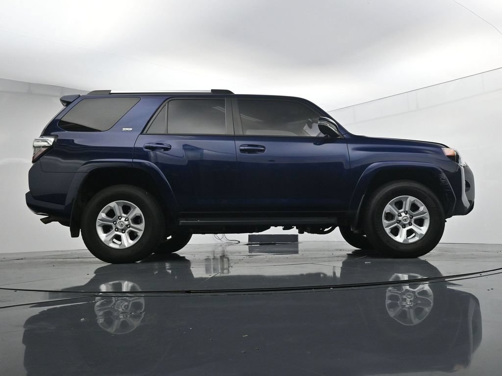 Used 2020 Toyota 4Runner SR5 Premium w/ Moonroof Package AWD/4WD image 39