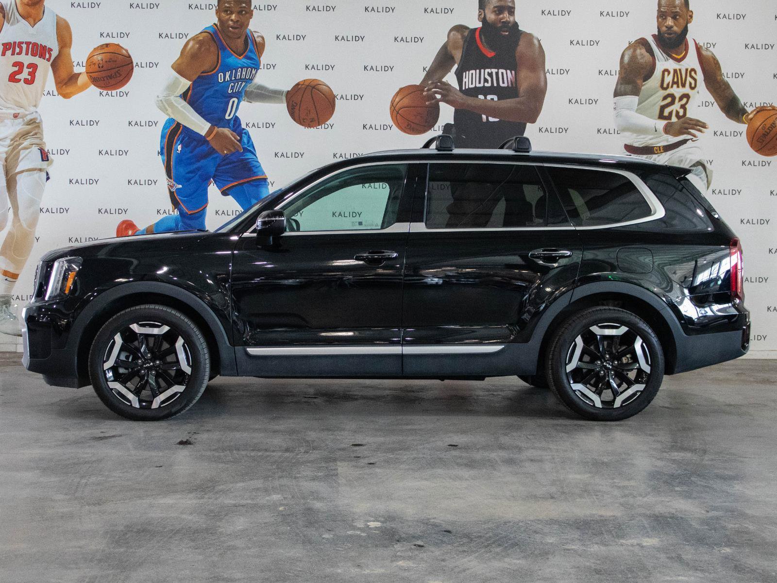 Used 2025 Kia Telluride S image 18