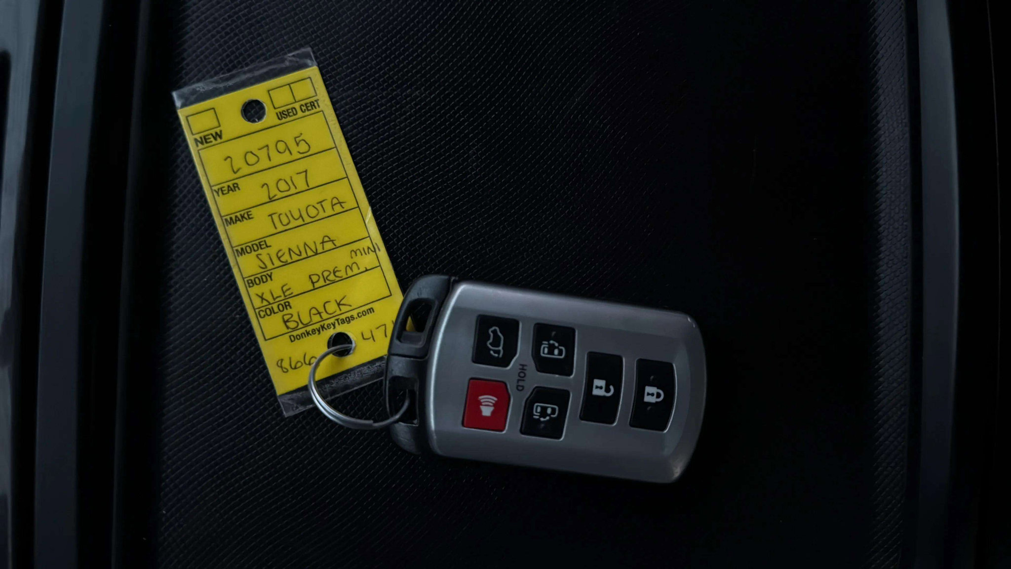 Used 2017 Toyota Sienna XLE Premium image 19