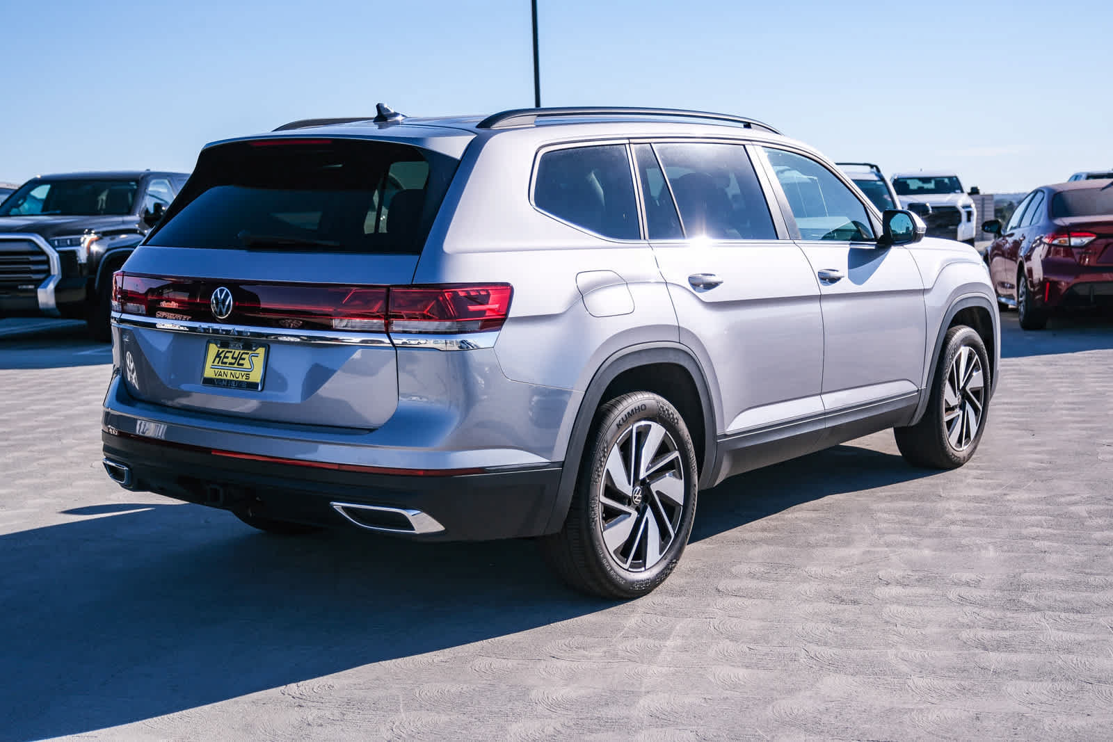 Used 2024 Volkswagen Atlas SE FWD image 4