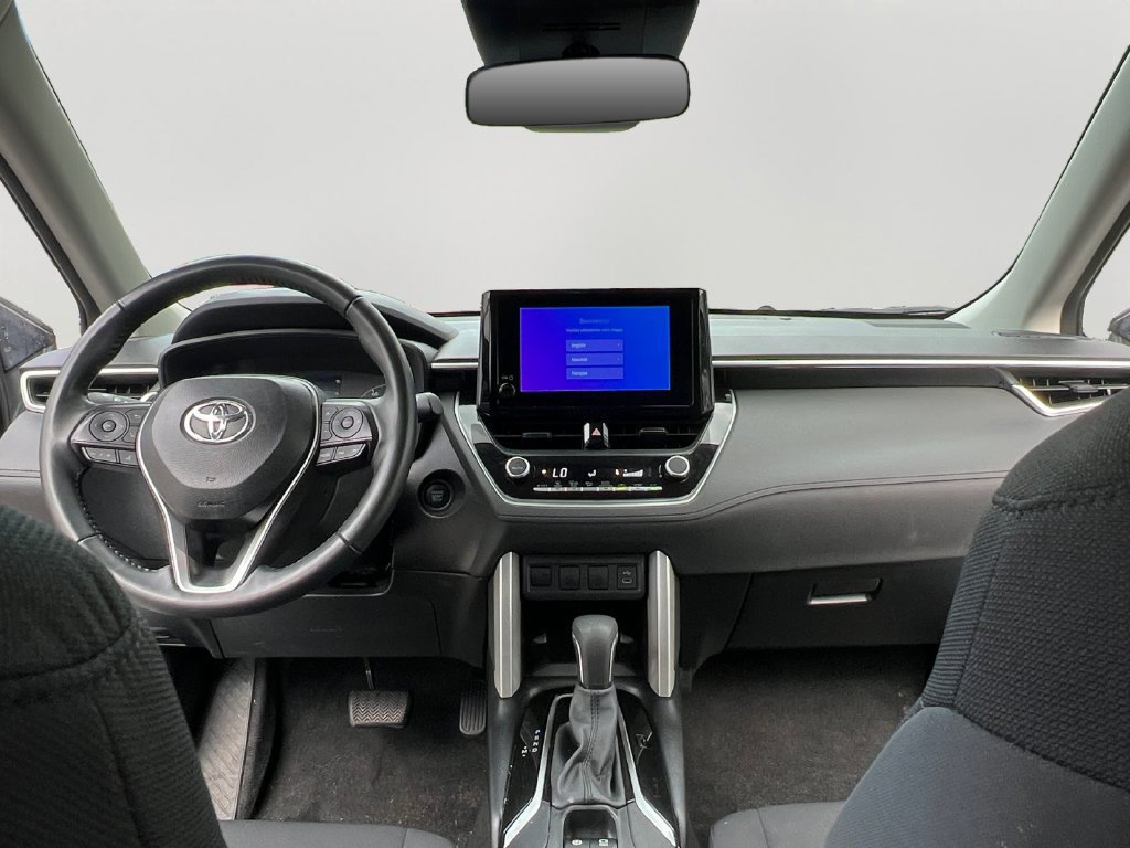 Used 2025 Toyota Corolla Cross LE FWD image 10