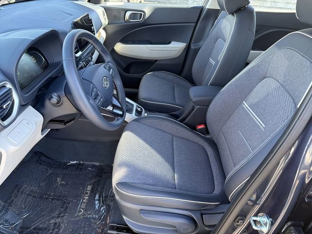 Certified 2025 Hyundai Venue Limited image 9