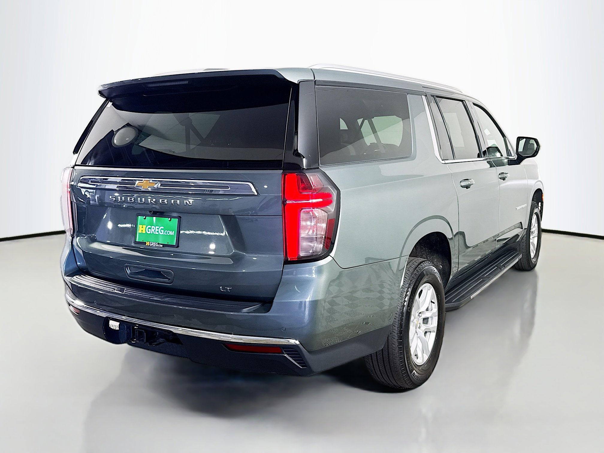 Used 2024 Chevrolet Suburban LT RWD image 10