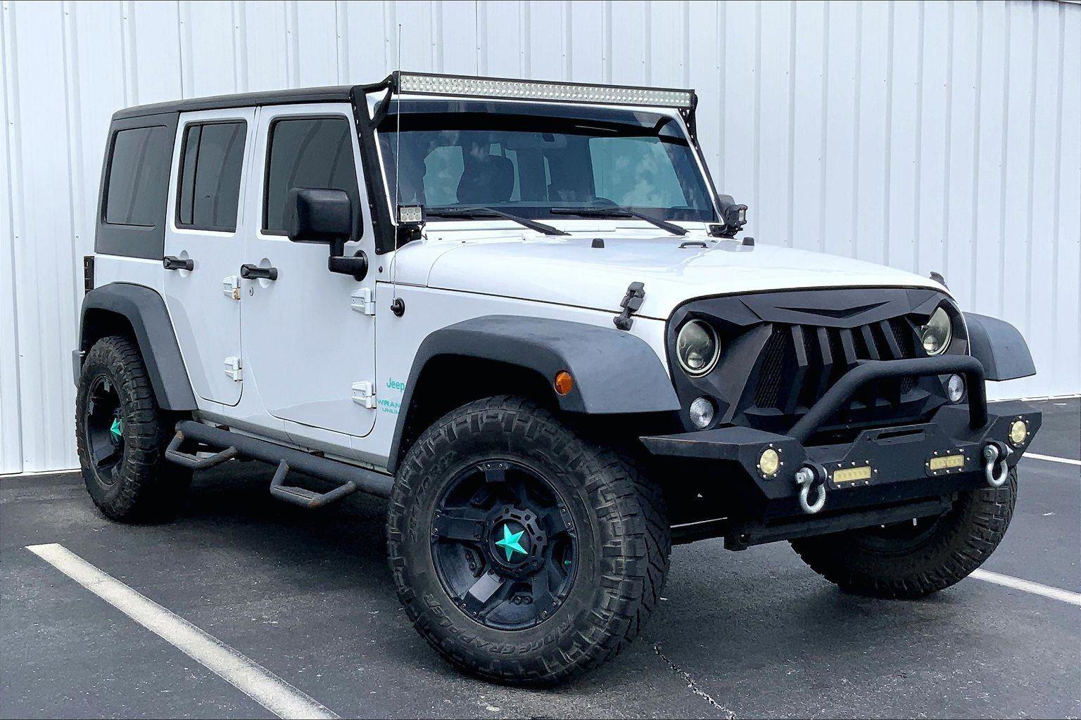 Used 2017 Jeep Wrangler Unlimited Sport w/ Connectivity Group image 27