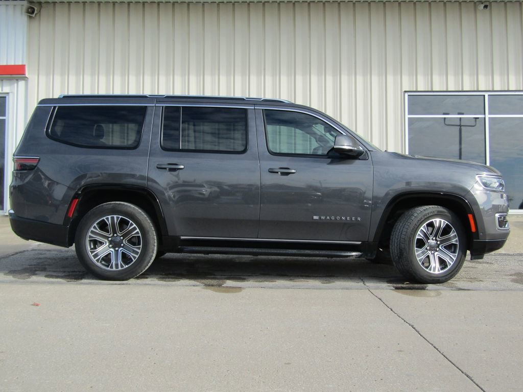 Used 2022 Jeep Wagoneer Series III w/ Flexible Seating Group image 2