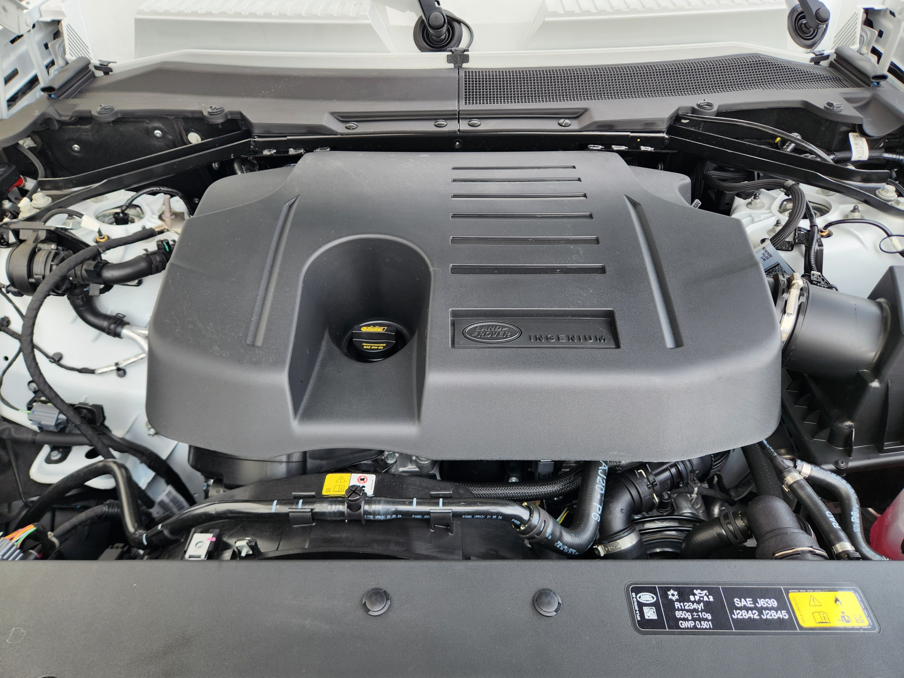 New 2026 Land Rover Defender 110 X-Dynamic SE AWD/4WD image 26