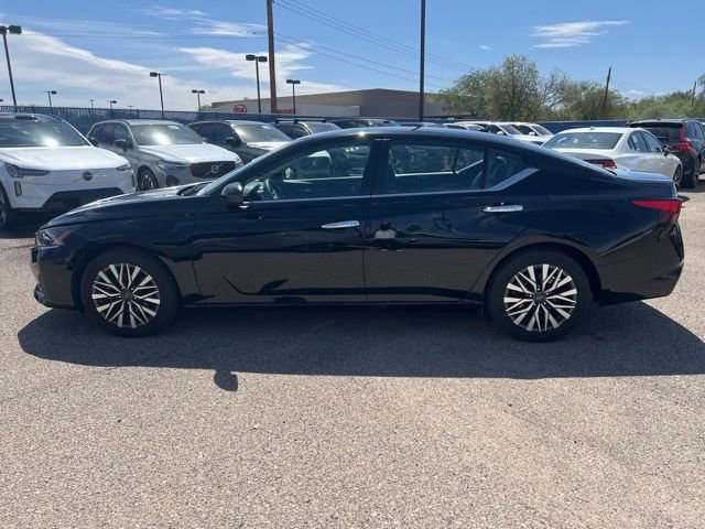 Used 2025 Nissan Altima 2.5 SV FWD image 7