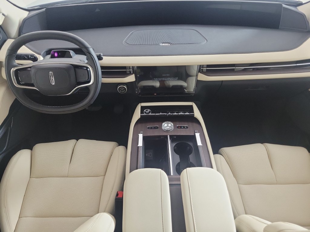 New 2027 Lincoln Navigator Premiere RWD image 10