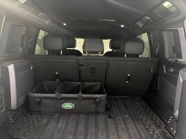 Used 2025 Land Rover Defender 110 V8 AWD/4WD image 28