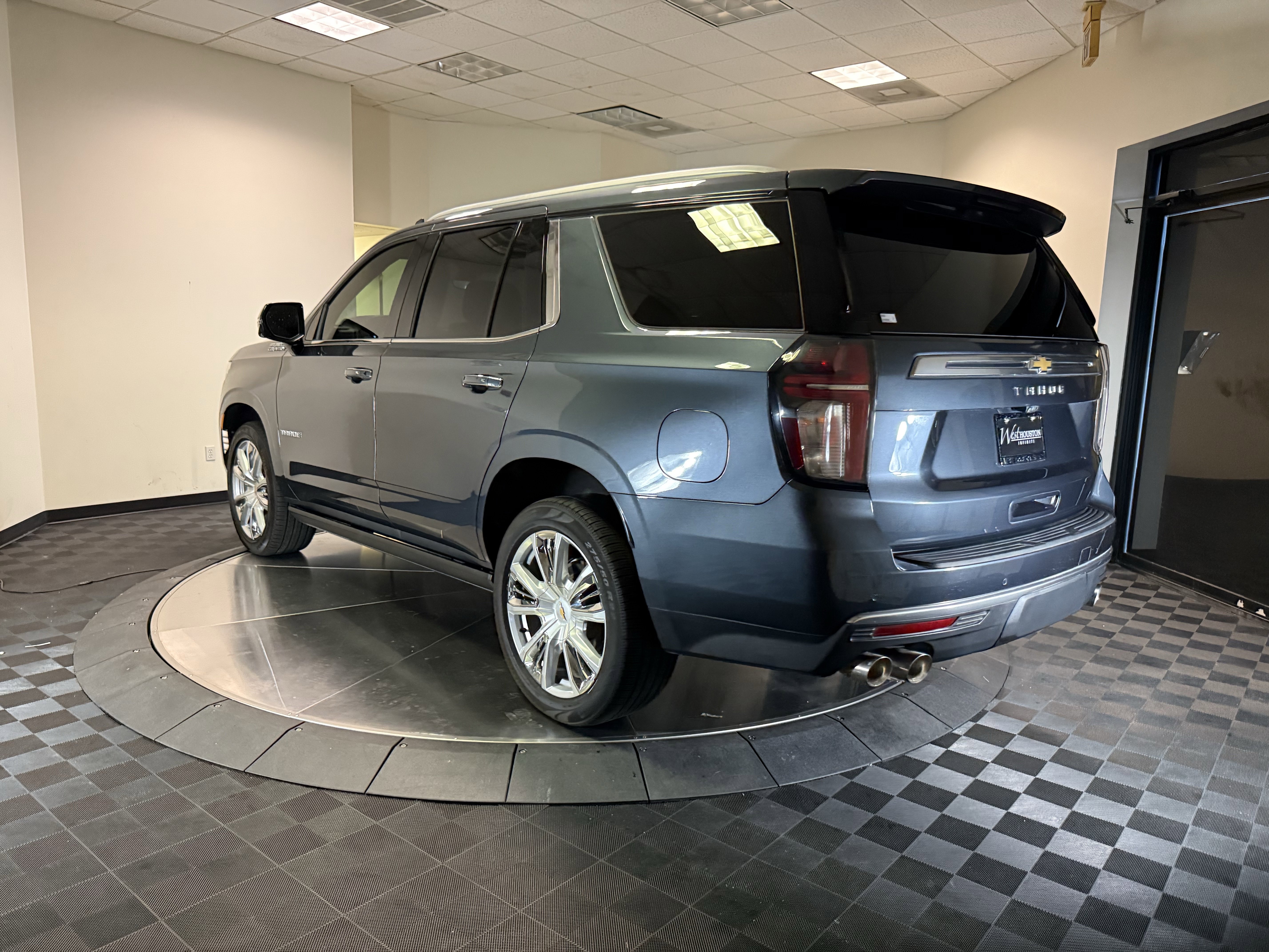 Used 2021 Chevrolet Tahoe High Country w/ Premium Package 2 RWD image 5