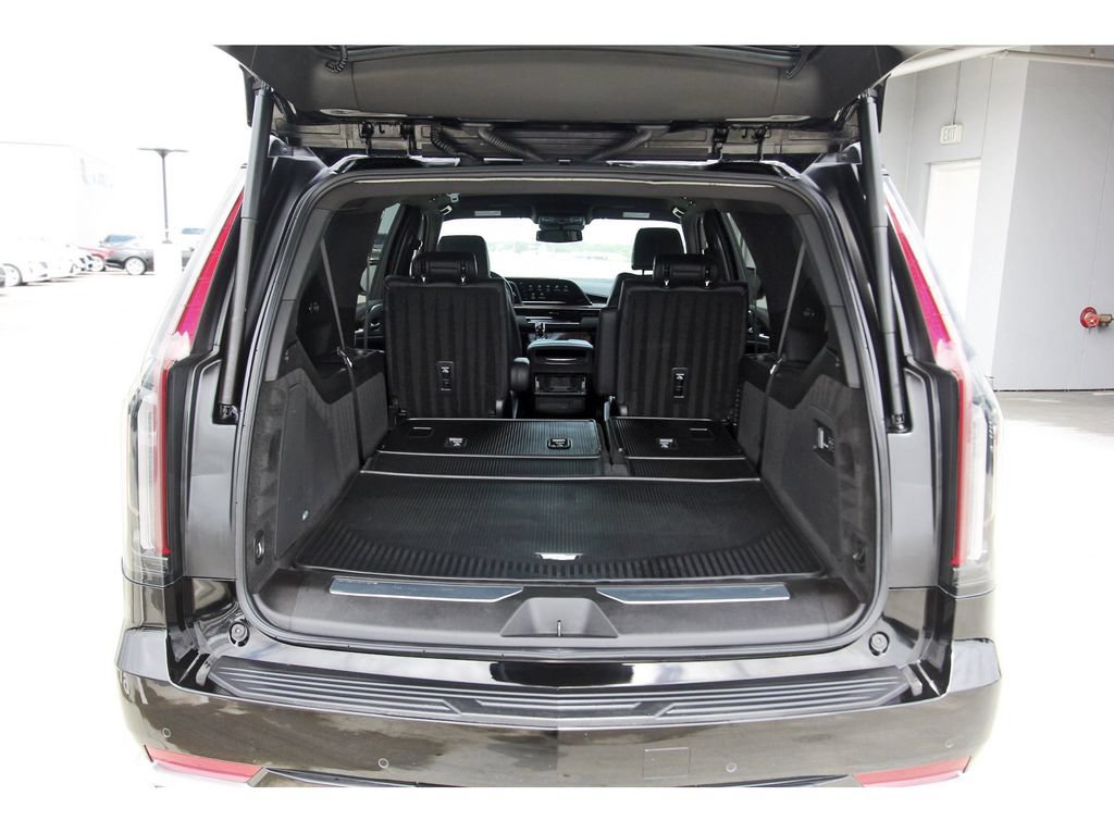 Used 2024 Cadillac Escalade ESV Luxury RWD image 30