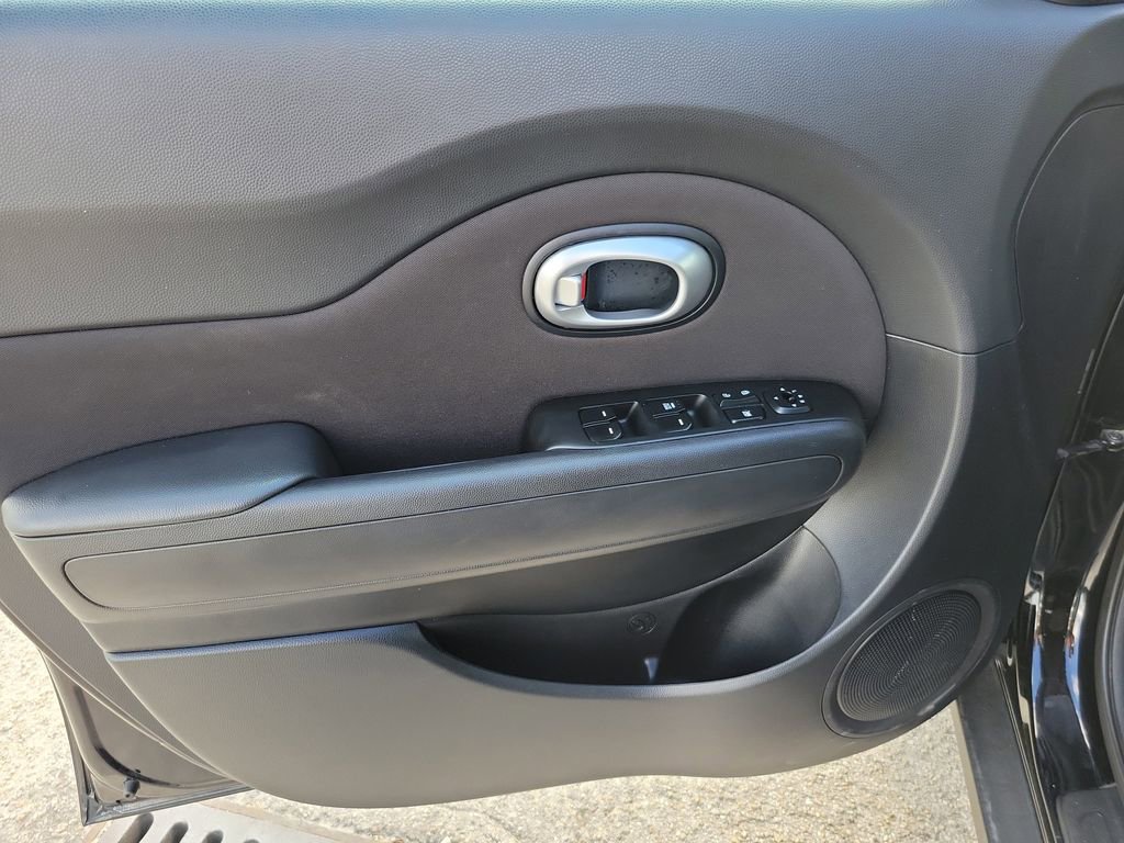 Used 2016 Kia Soul image 19