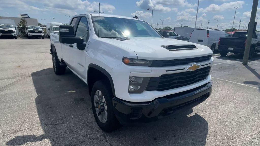 New 2026 Chevrolet Silverado 2500 Custom w/ Custom Value Package AWD/4WD image 4