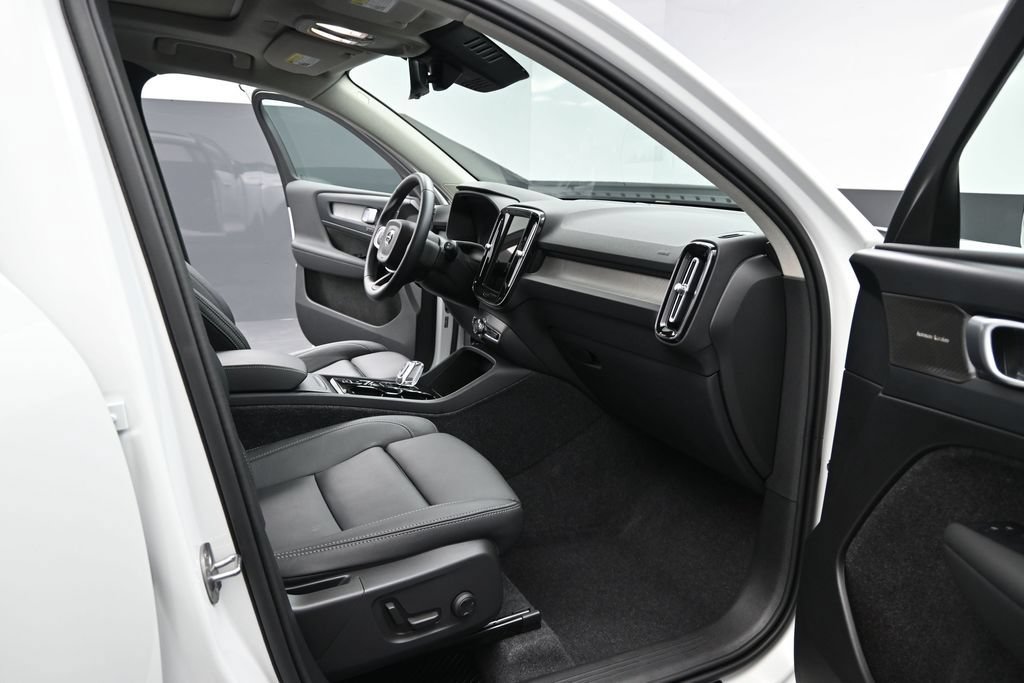 New 2026 Volvo XC40 B5 Ultra w/ Climate Package AWD/4WD image 21