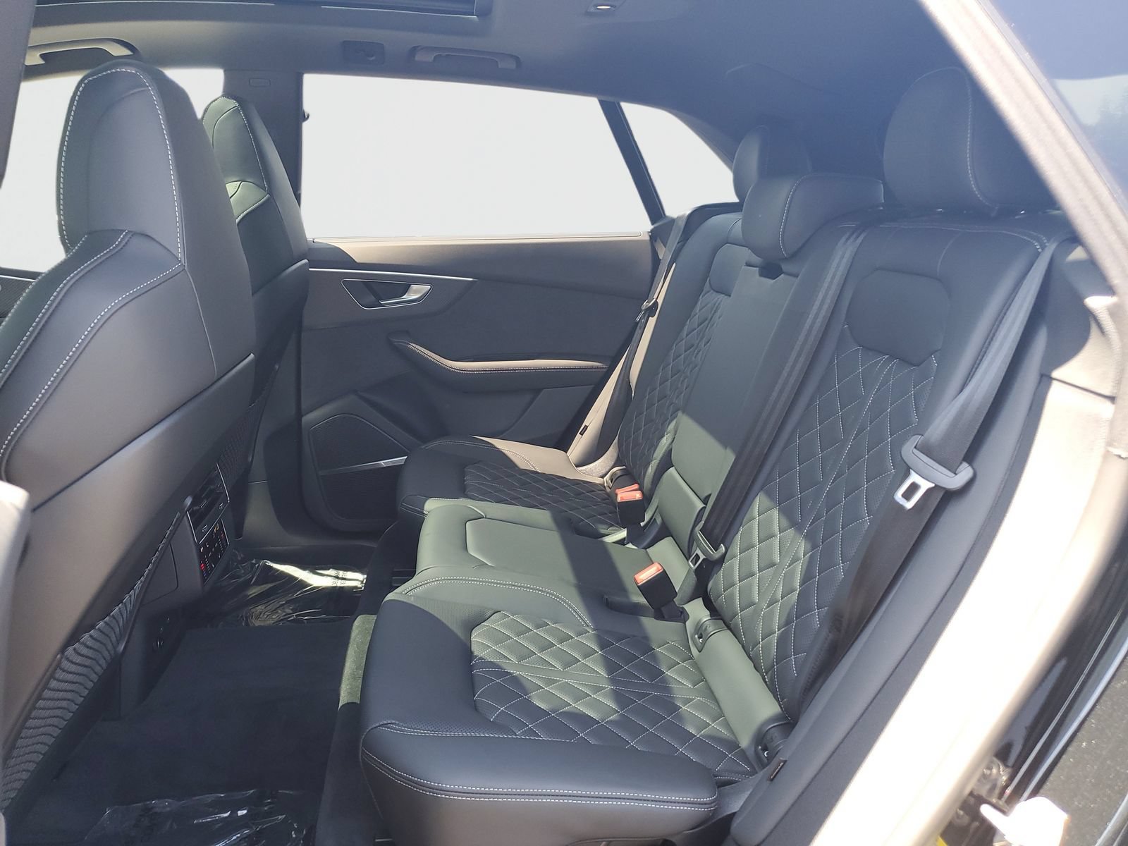 Used 2026 Audi SQ8 Premium Plus AWD/4WD image 13
