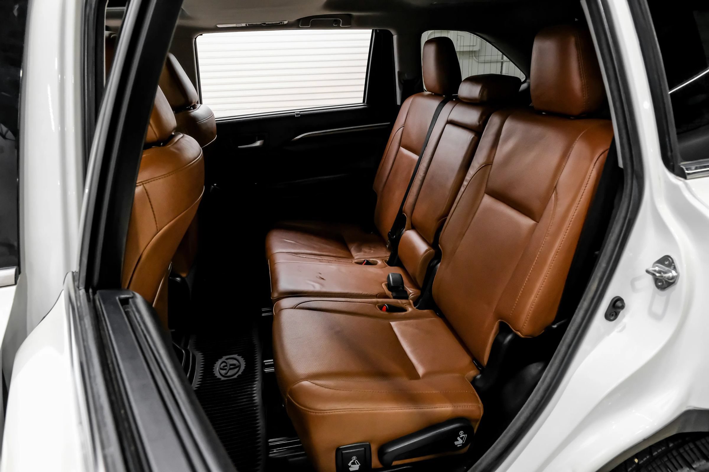 Used 2018 Toyota Highlander Limited FWD image 21