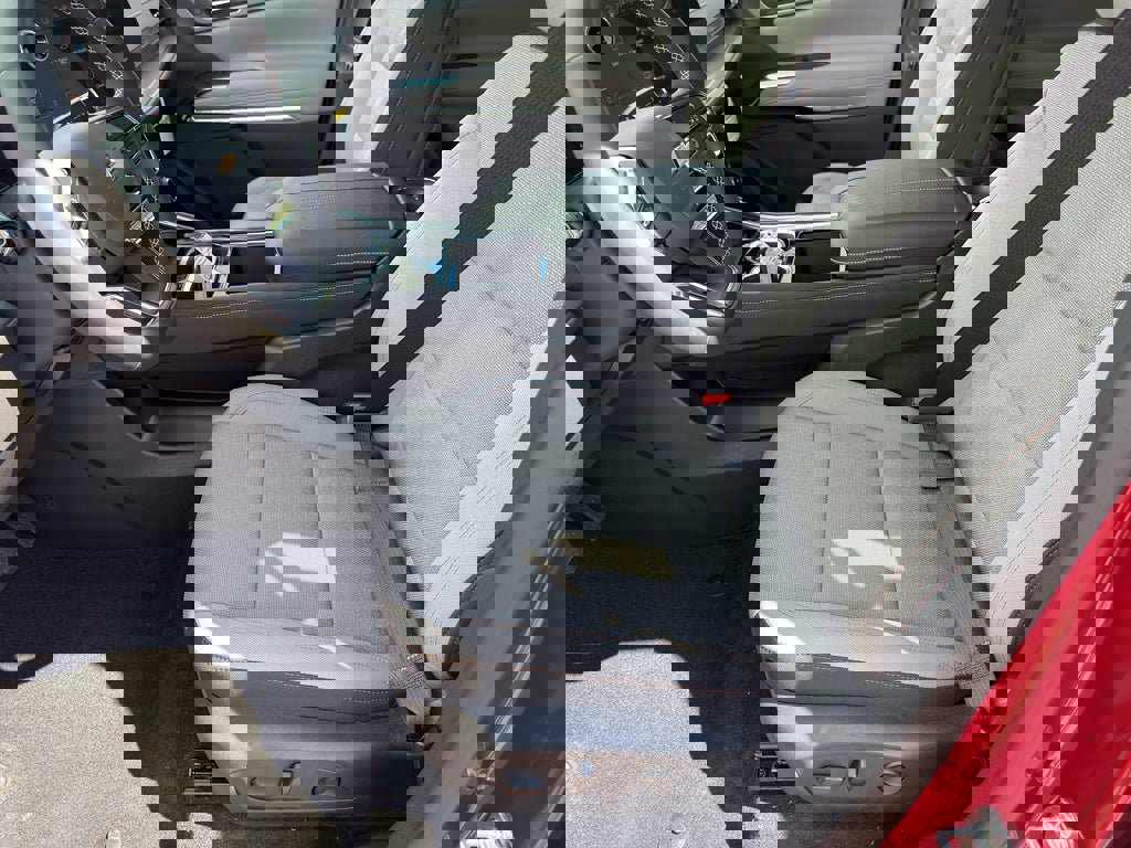 New 2026 Chevrolet Traverse LT image 12