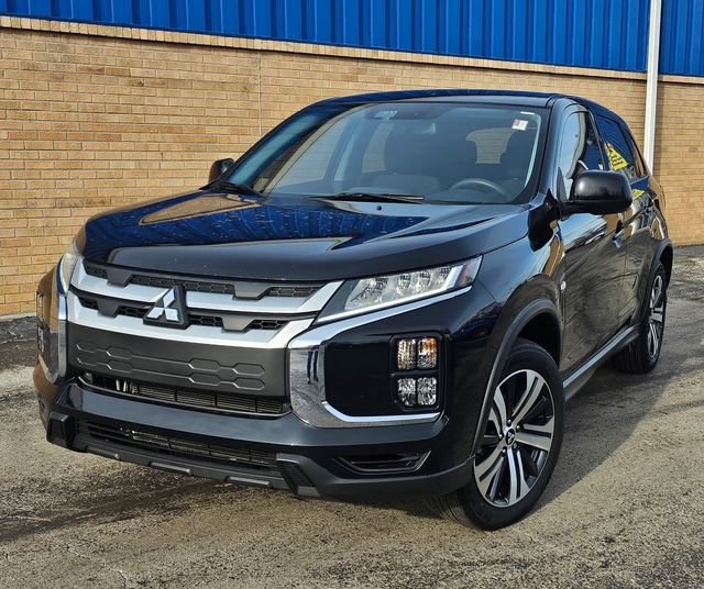 Used 2023 Mitsubishi Outlander Sport ES image 2