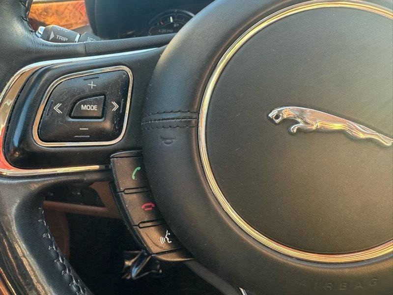 Used 2014 Jaguar XJ L Portfolio image 29