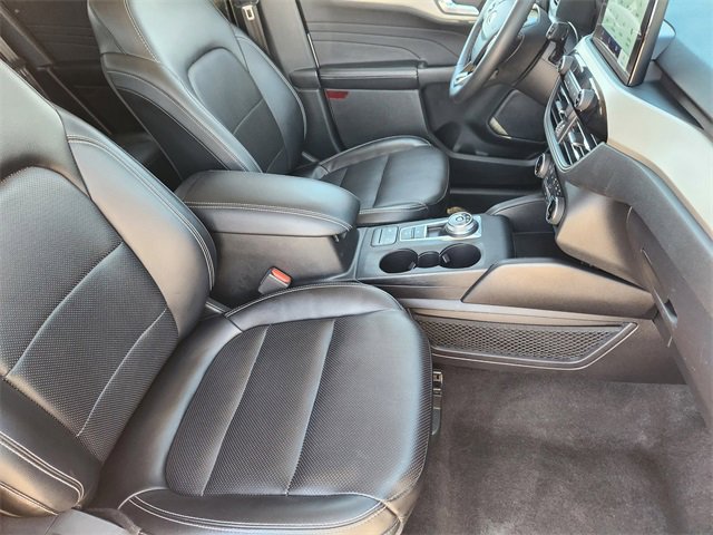 Used 2022 Ford Escape SEL image 16