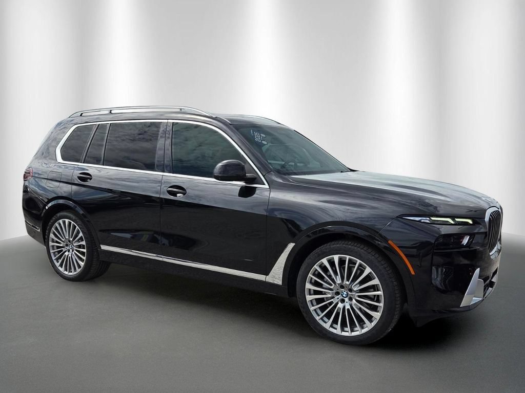Used 2025 BMW X7 xDrive40i w/ Premium Package AWD/4WD image 2