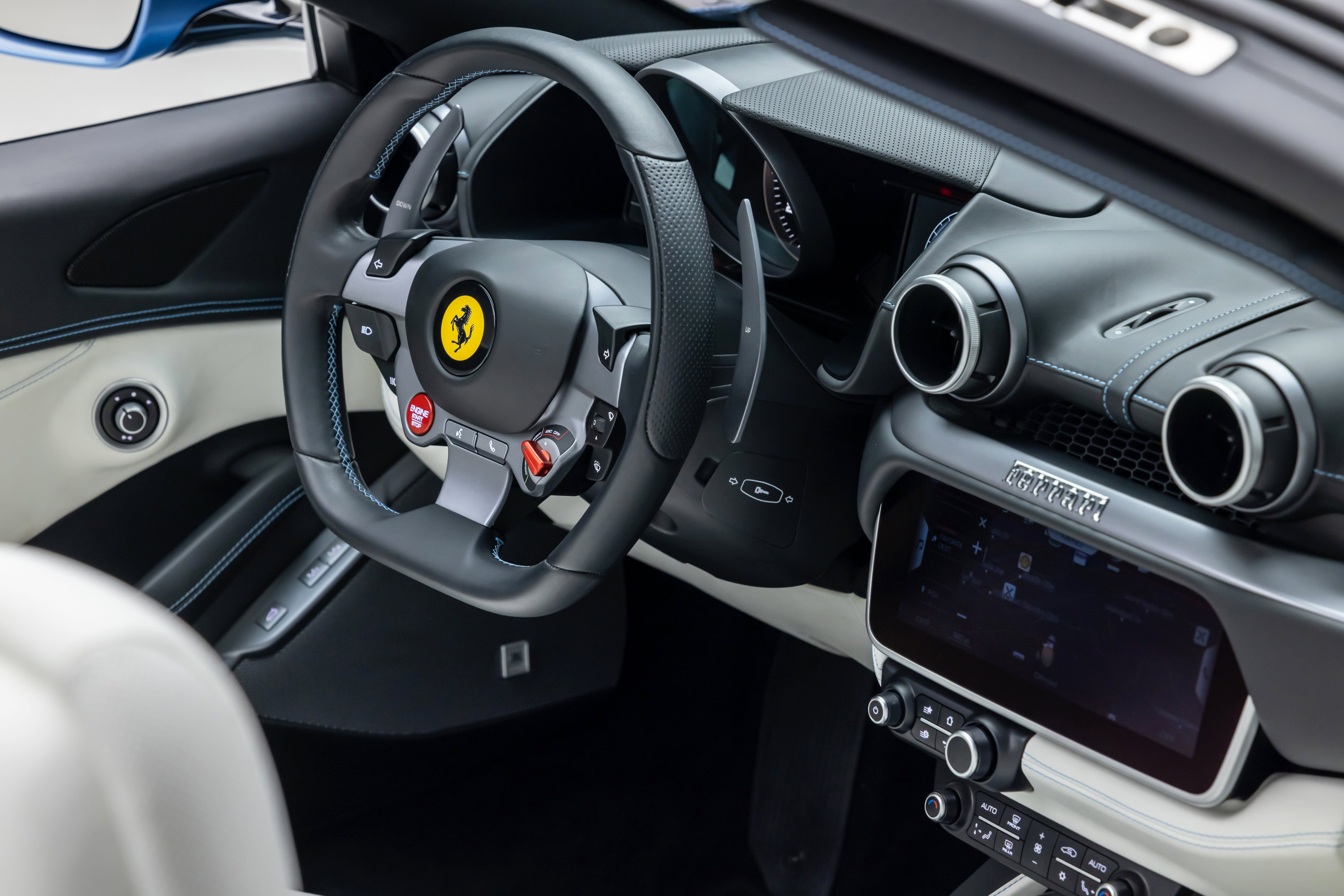 Certified 2020 Ferrari Portofino RWD image 86