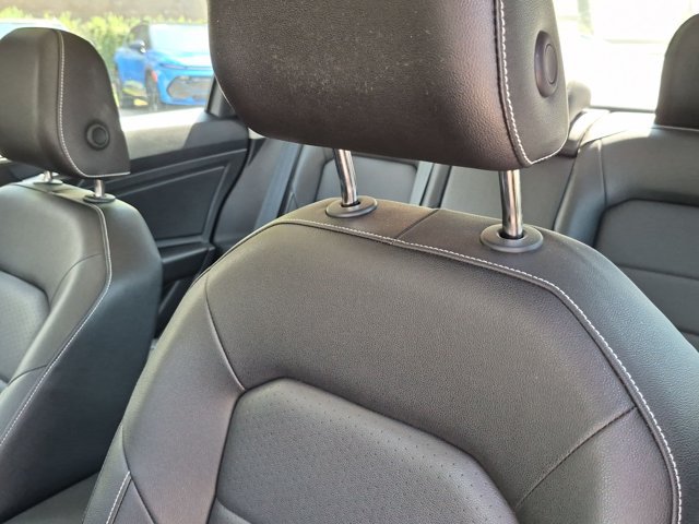 Used 2024 Volkswagen Jetta SE FWD image 15