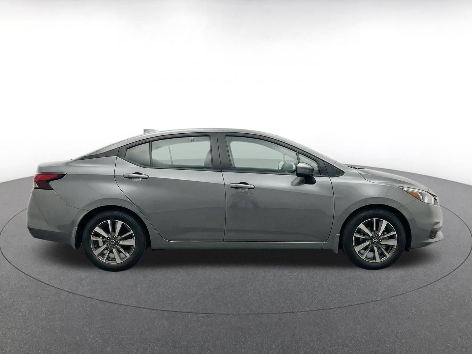 Used 2025 Nissan Versa SV FWD image 10