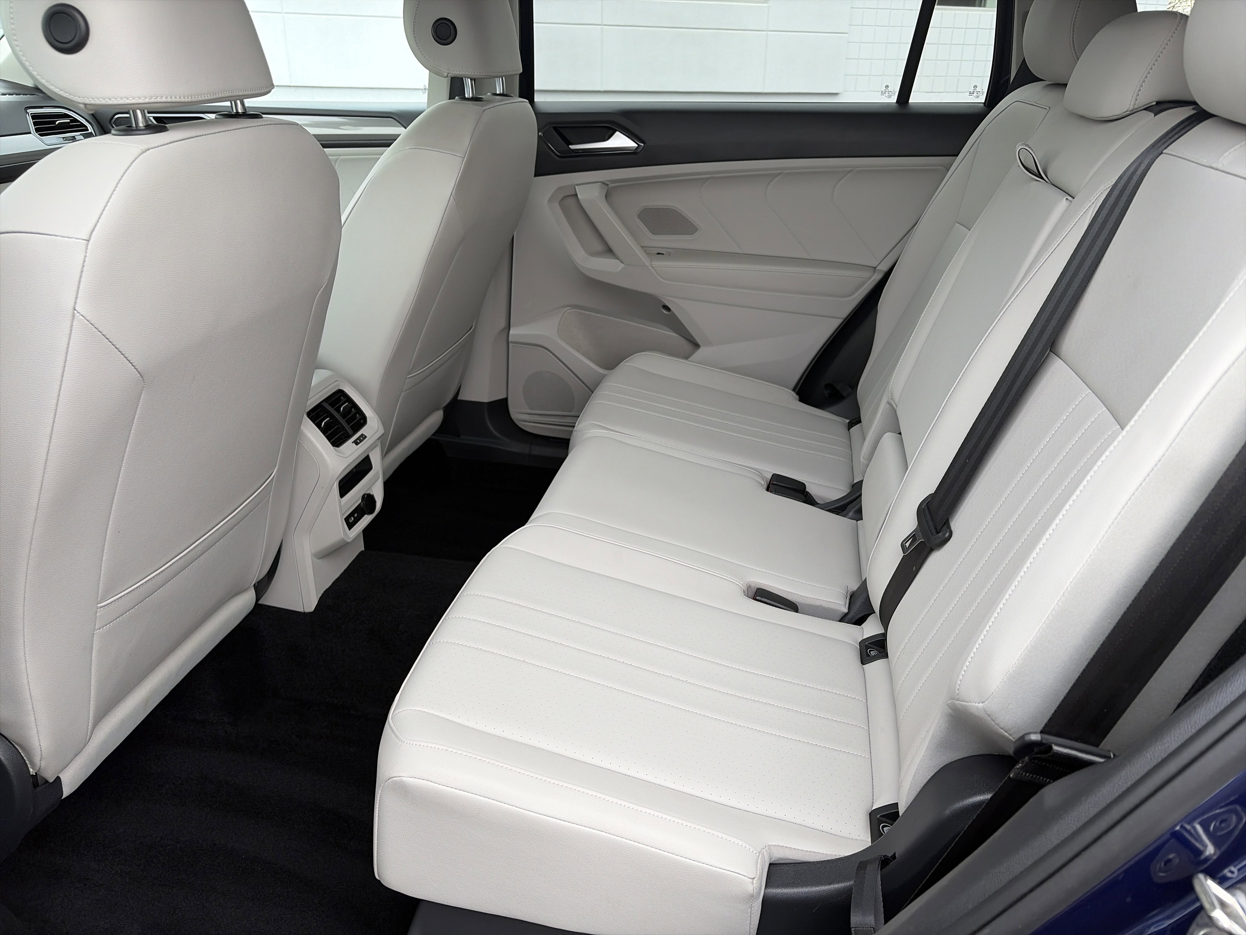 Used 2022 Volkswagen Tiguan SE image 23