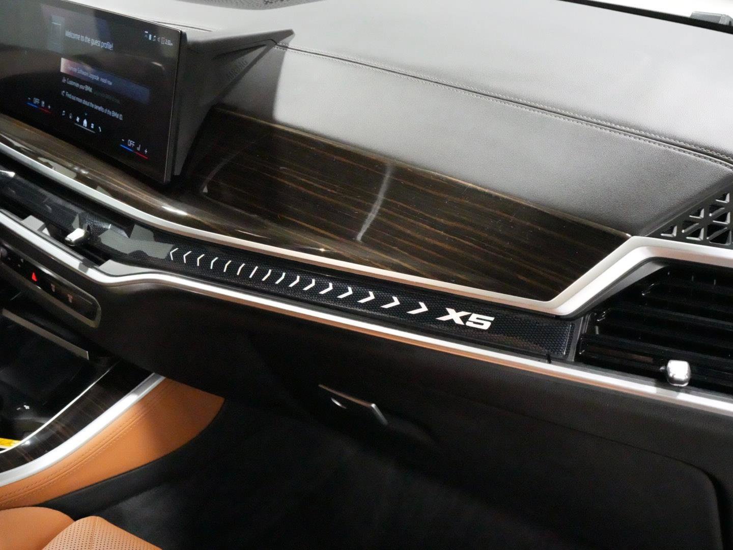 Certified 2024 BMW X5 xDrive40i w/ Premium Package image 8