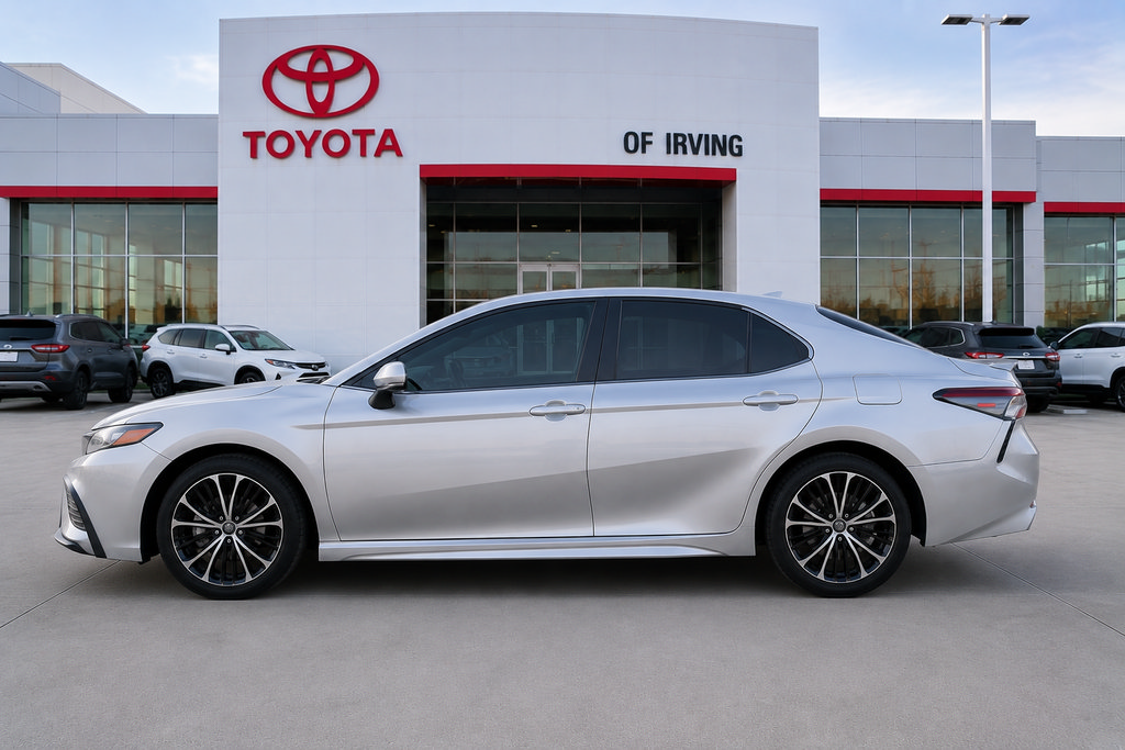 Used 2024 Toyota Camry SE FWD image 9