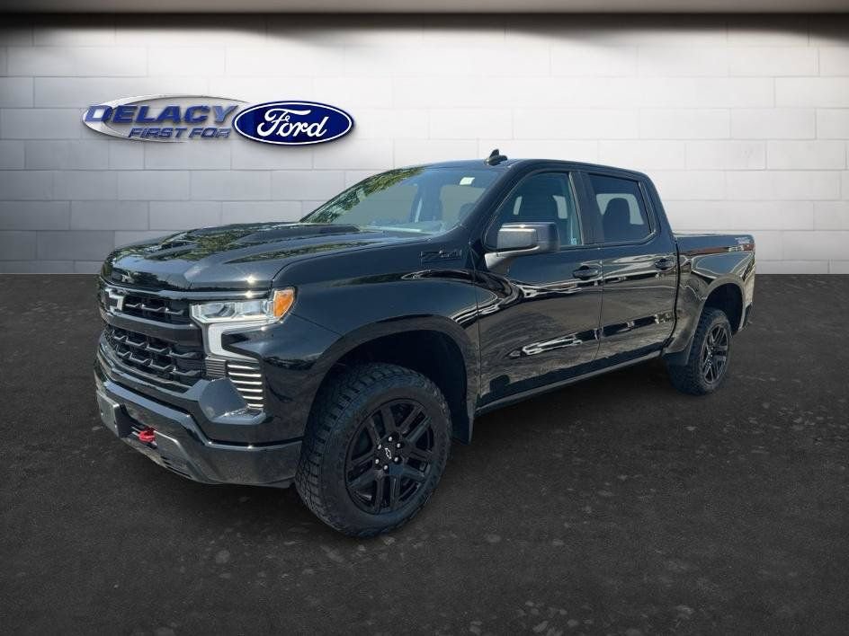 Used 2023 Chevrolet Silverado 1500 LT Trail Boss w/ Convenience Package II AWD/4WD image 1
