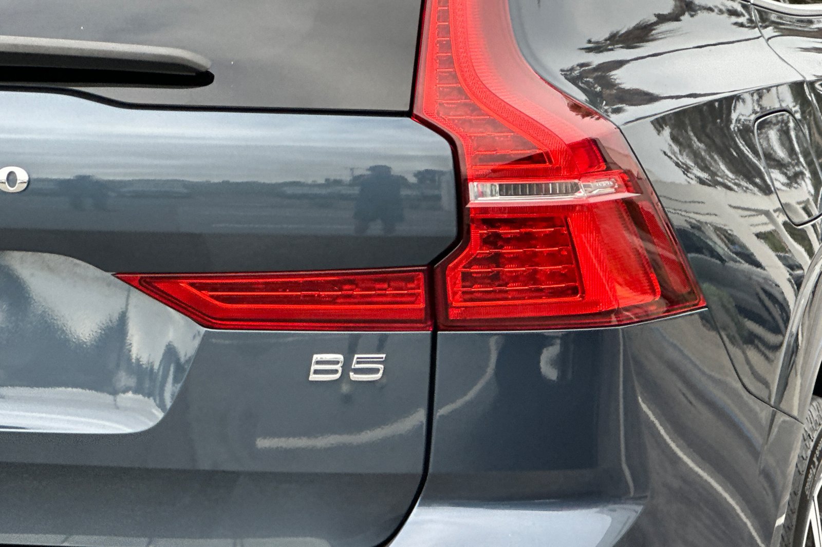 Used 2023 Volvo XC60 B5 Plus w/ Climate Package FWD image 34