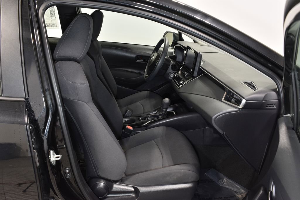 Used 2022 Toyota Corolla LE image 31