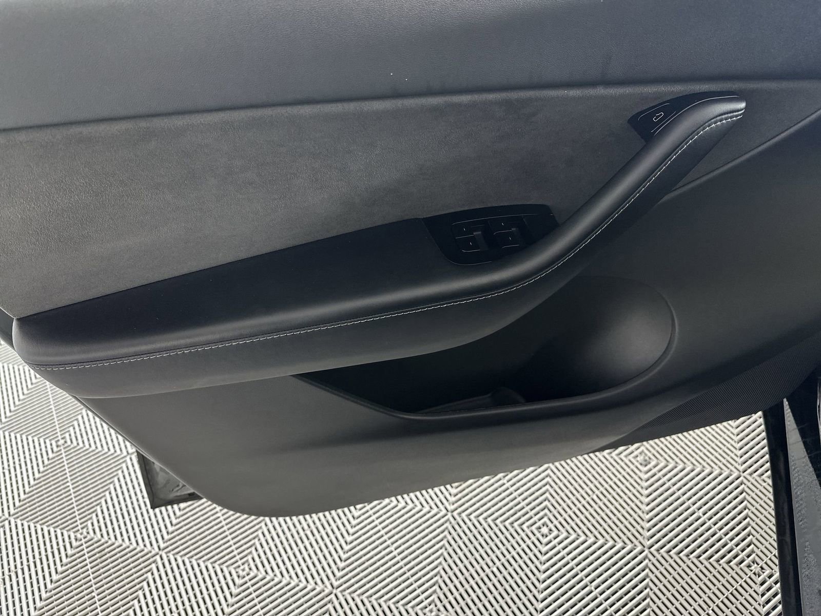 Used 2021 Tesla Model Y Long Range image 29