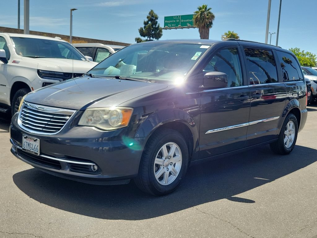 Used 2012 Chrysler Town & Country Touring FWD image 24