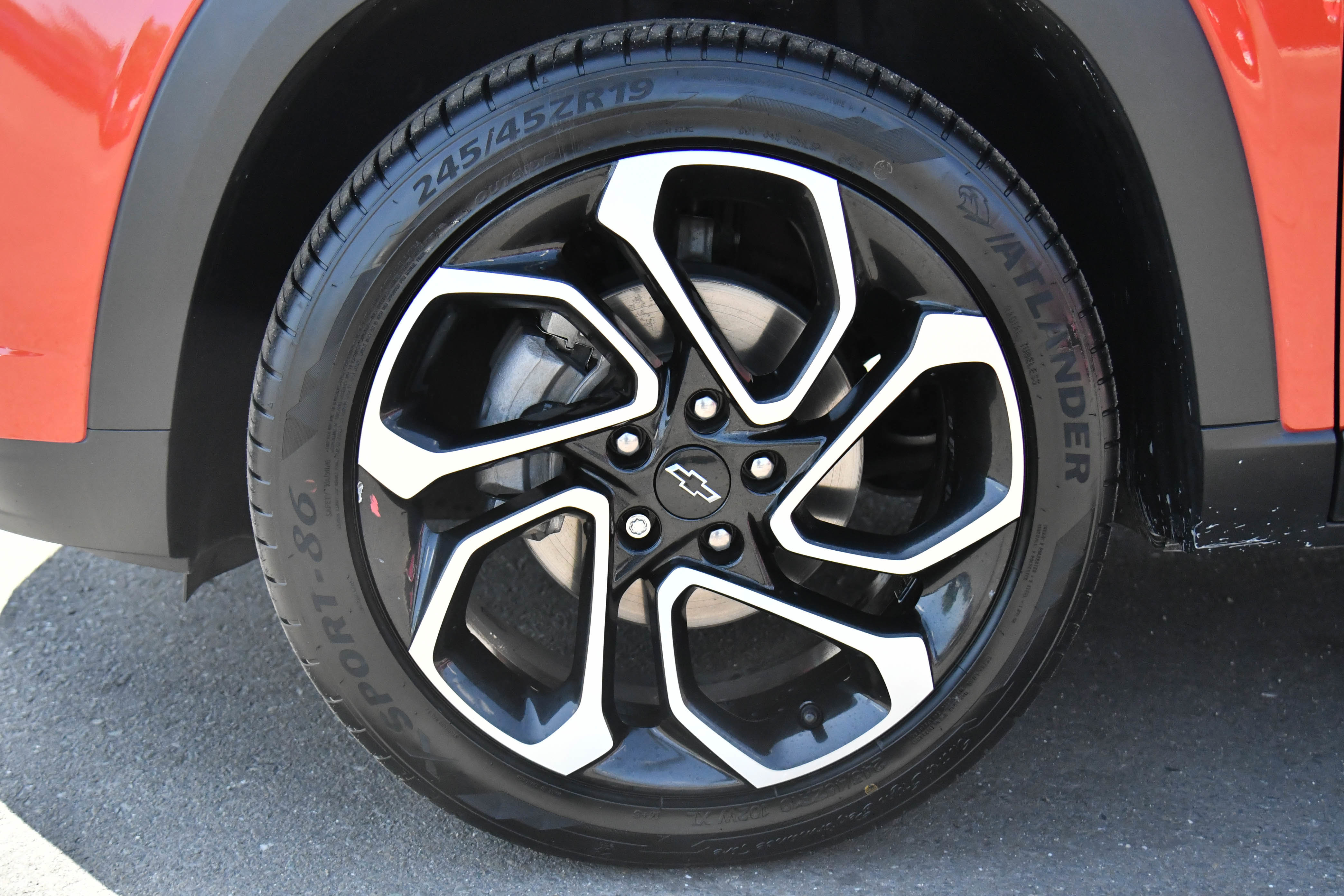 Used 2024 Chevrolet Trax RS w/ Driver Confidence Package FWD image 12
